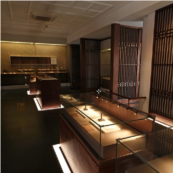 How Does Anti-reflective Glass Enhance Product Display And User Experience?