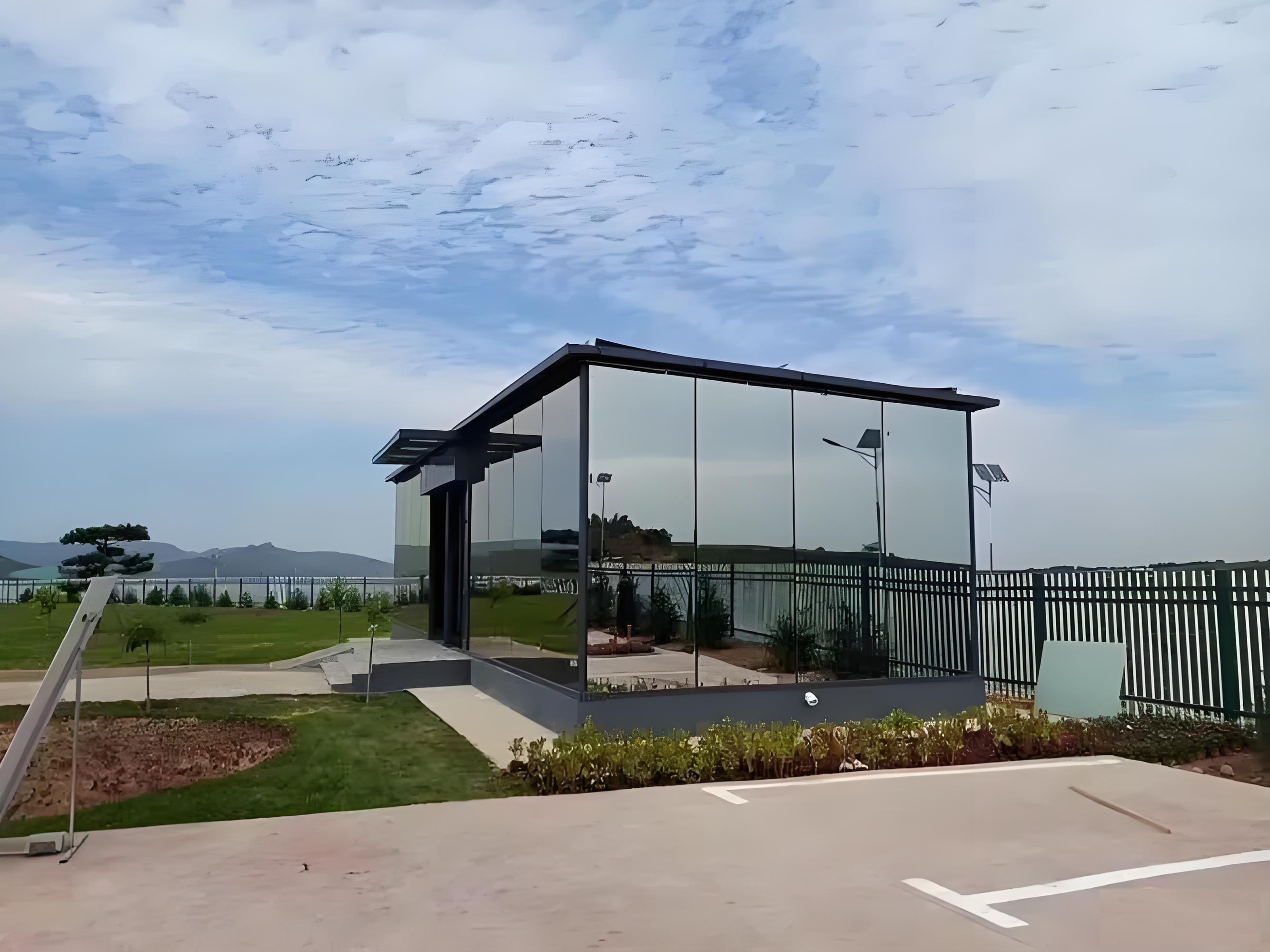 Unidirectional Perspective Glass