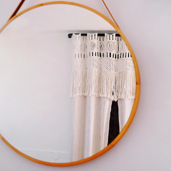 Aluminium Mirror Vs Traditional Mirrors: What’s Best for Export Products?