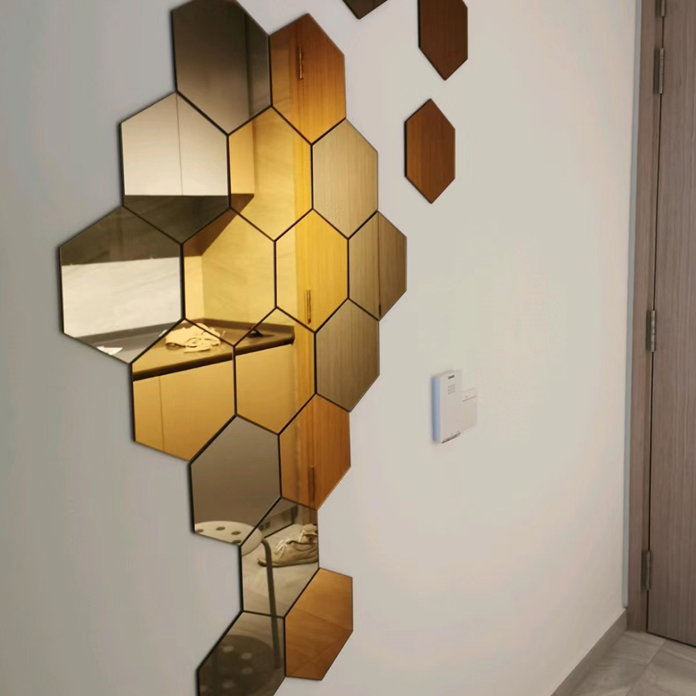 Comparison of colored mirror and traditional mirror glass